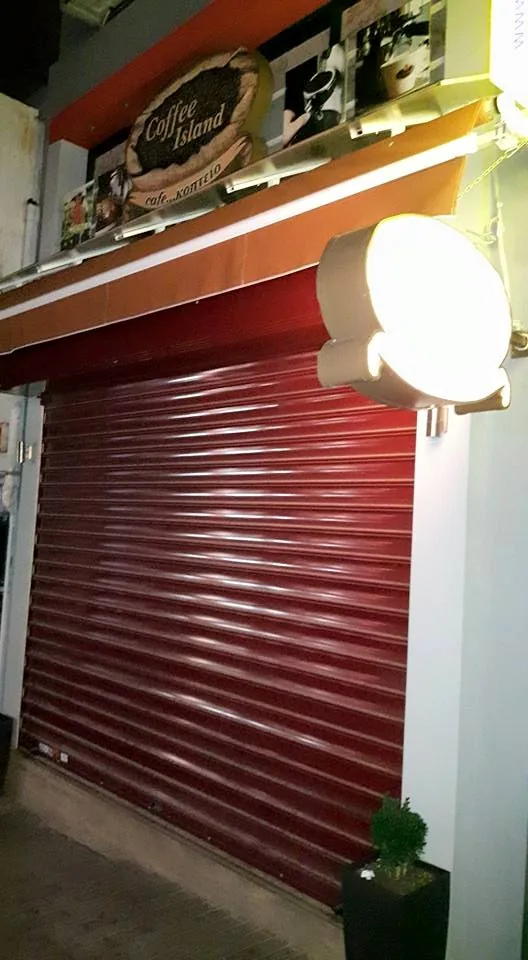 Μεταλλικά ρολά για καταστήματα στην Αθήνα — Διάφορα καταστήματα, φωτογραφία 2
