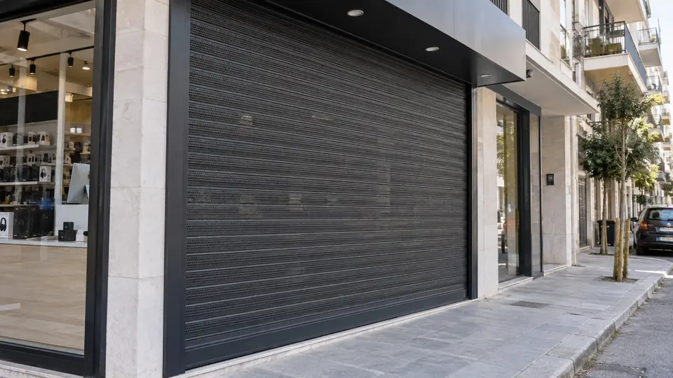 Ρολά Διάτρητα σε κατάστημα