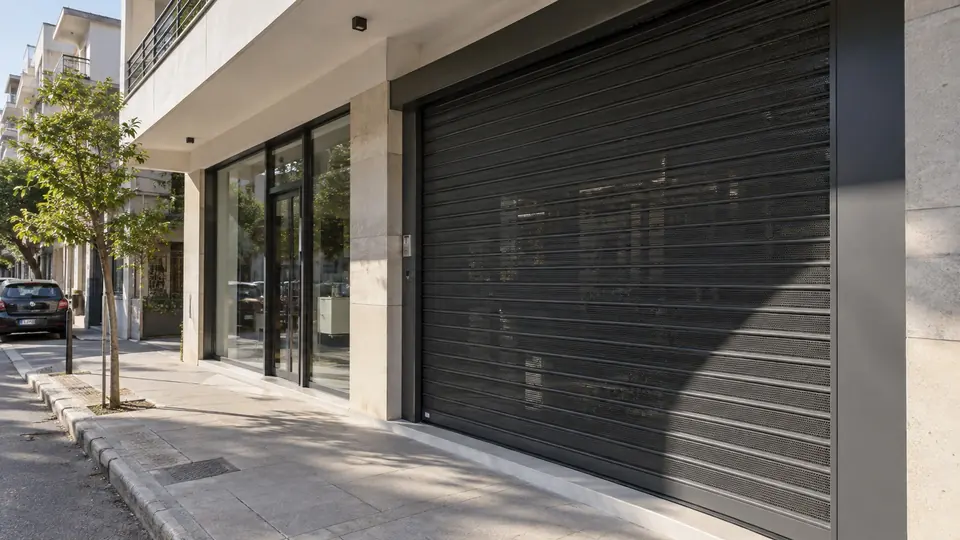 Ρολό κλειστού τύπου υψηλής ασφάλειας σε κατάστημα