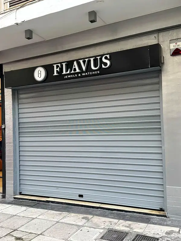 Γκρι ρολό ασφαλείας σε κοσμηματοπωλείο Flavus