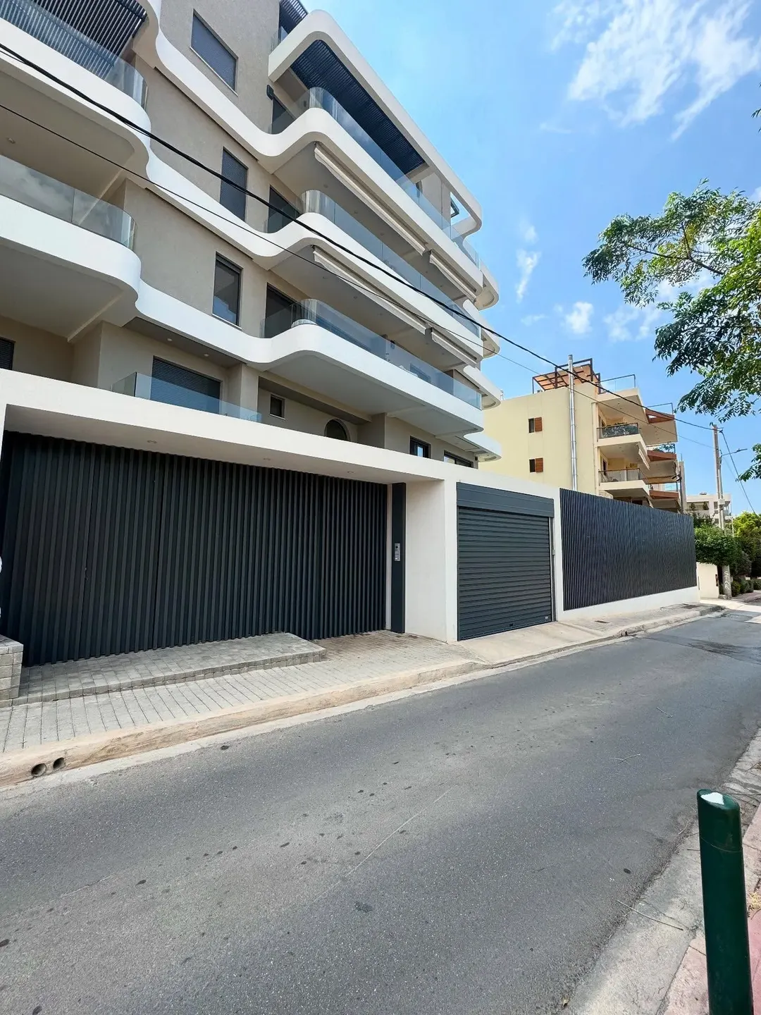 Ρολό εισόδου για πολυκατοικία
